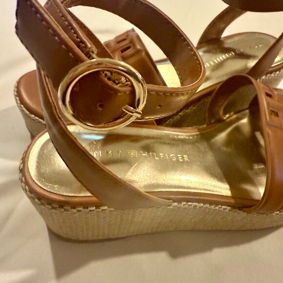 Tommy Hilfiger Tan Logo Platform Espadrille Sandals – Size 6.5 NWOB - Picture 3 of 12